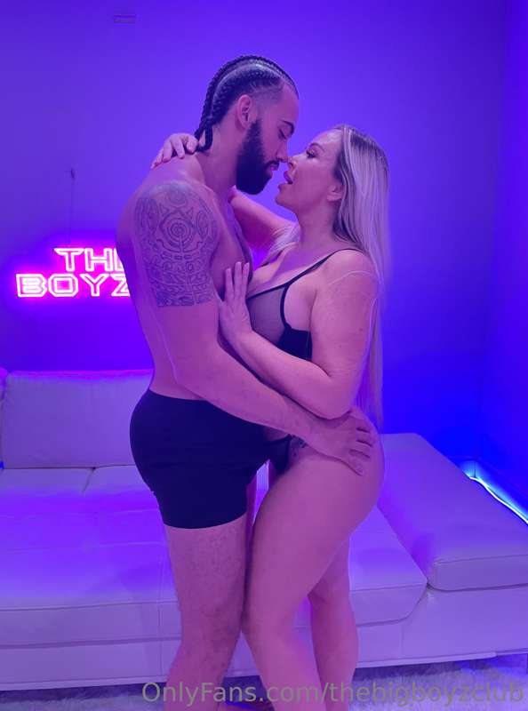 A little fun before the action @jamesangelxxx @calliebrooks