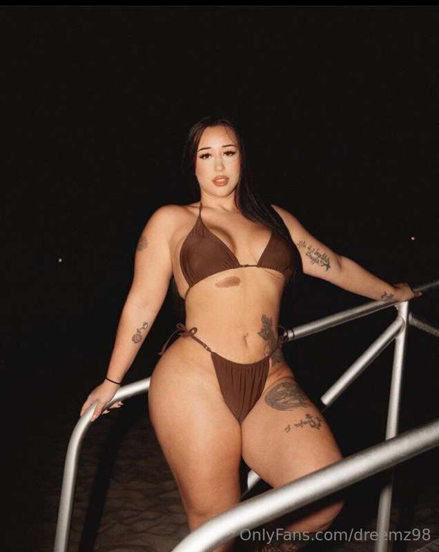 Yup thats me, 🫵🏼 your fav girl 🧡 2