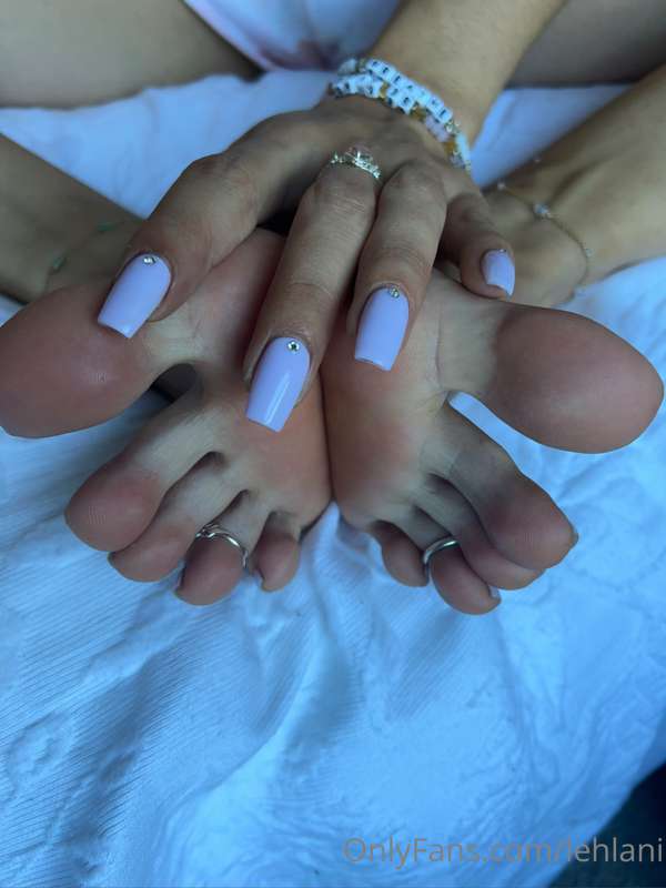 Flash on 😜 so clear, see how I’d squish u between my toes 🙈 13