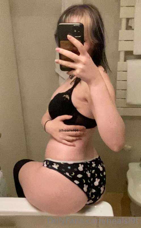 some extra mirror pics :3 2