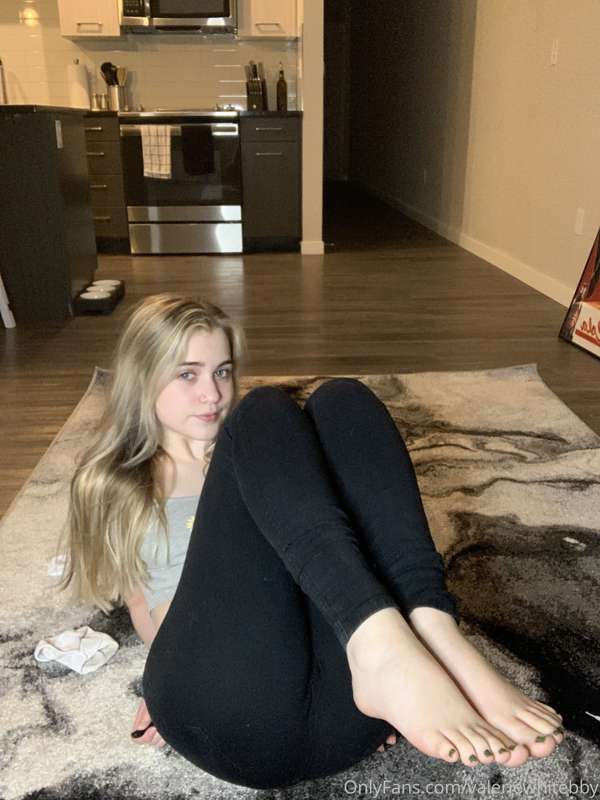 Removing my socks and shoes 💖 6