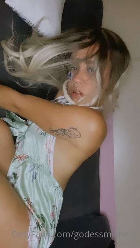 Ni 𝘀𝗶𝗾𝘂𝗶𝗲𝗿𝗮𝘀 te imaginas lo que me 𝗮𝗽𝗲𝘁𝗲𝗰𝗲 hacerte esta noch.. 10