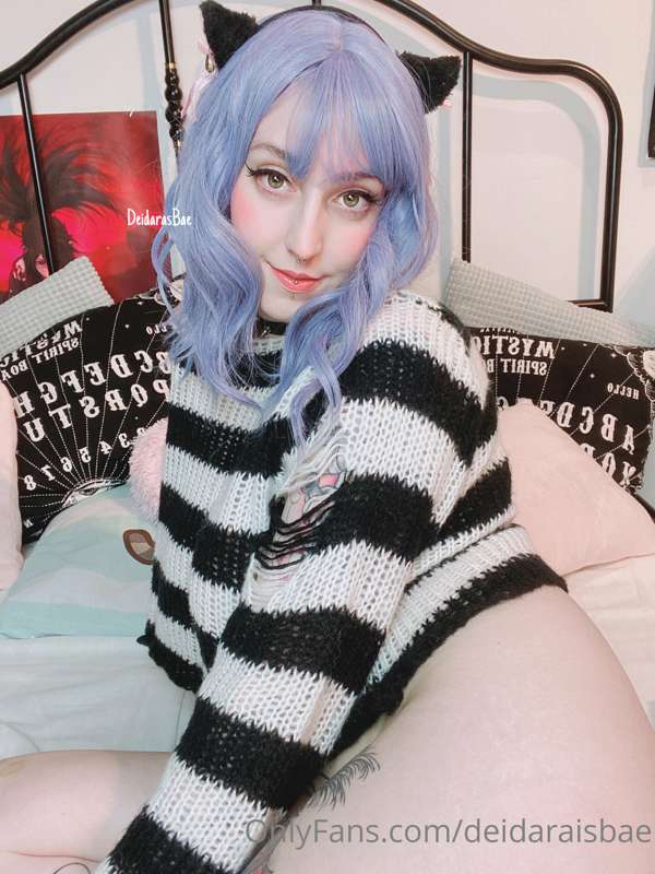 Your favourite cat girl is in heat, what do you do ?? 👀