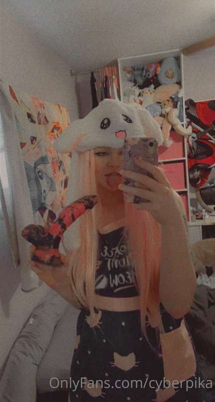 Full pink haired. Gamer girlfriend photoshoot🌸 

Happy Mothe.. 9