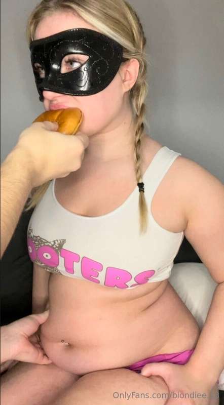 ⚠️ONLYFANS EXCLUSIVE EXPLICIT ENDING ⚠️
Blondiee started her.. 5