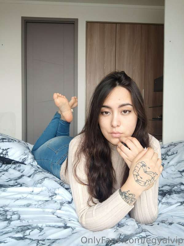 DAILY DOUBLE CONTENT 🩷🩷🩷🩷
1.- preview of my new video
2.- so.. 28