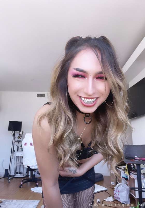 This is how I wanna smile with your cum on my face 💦