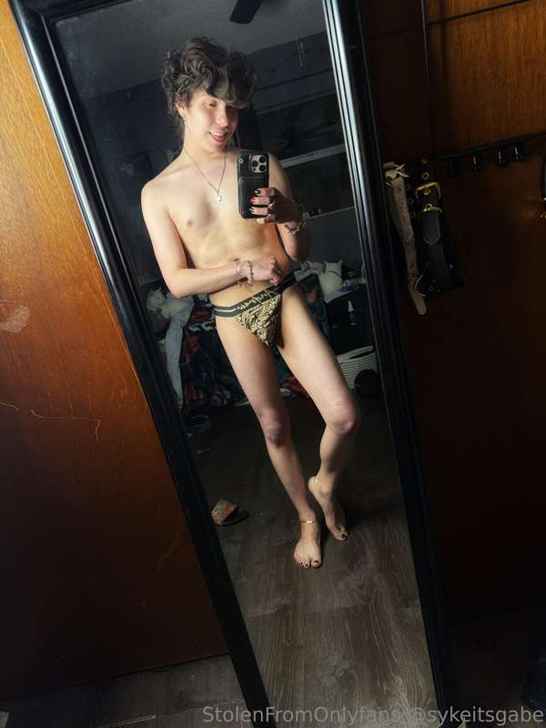 Like a said, small post :3 pls excuse messy room, not had mu.. 5