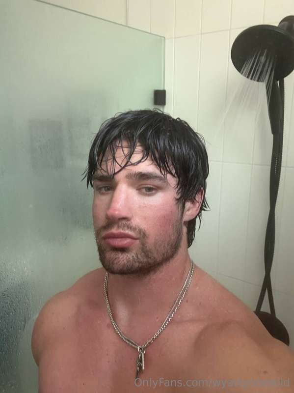 Plenty of room in here, care to join? 🚿