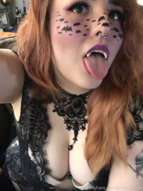 Throwback to my first ever lewd photo set! 💜 13