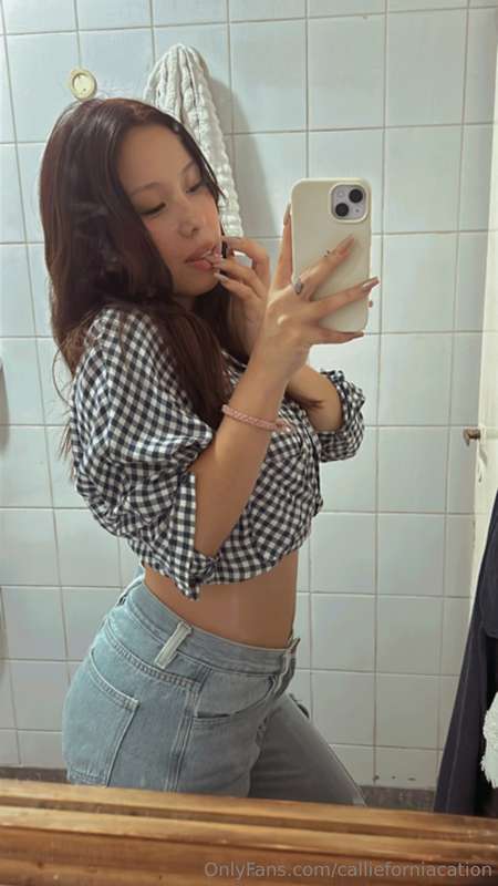 wearing something cute… wonder what thoughts it’s stirring i..