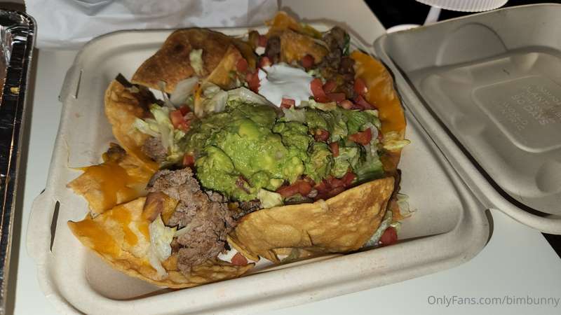 Ate a 3 pound burrito and a plate of nachos con carne asada .. 3