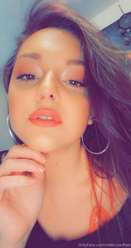 Do you like my new lipstick? Do you want to see what it look..