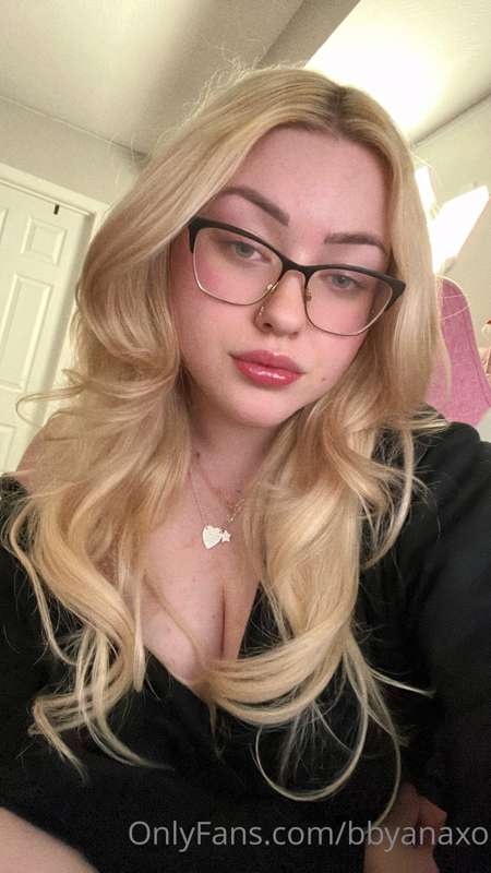 no makeup selfies :3 (well i have lip gloss on okay) 2