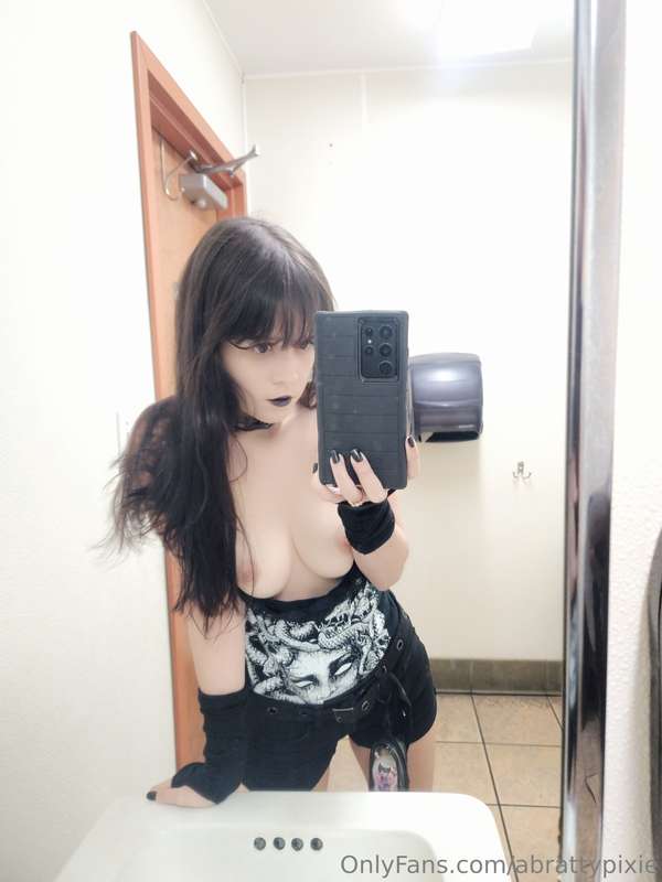 If there's a mirror, I'm taking a pic of my tits in it  1