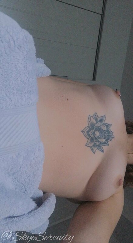 Happy Tittie Tuesday ?
Fresh outta the shower ?