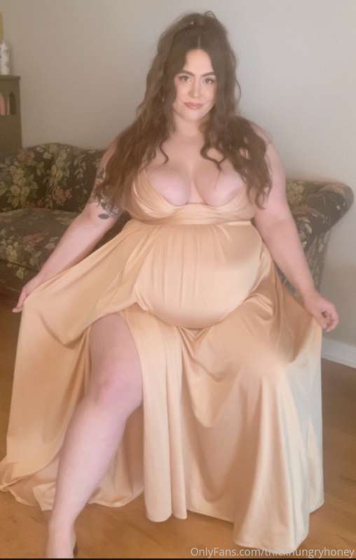 I felt SO hot and *H U G E* in this dress!!!!! I took so man.. 11