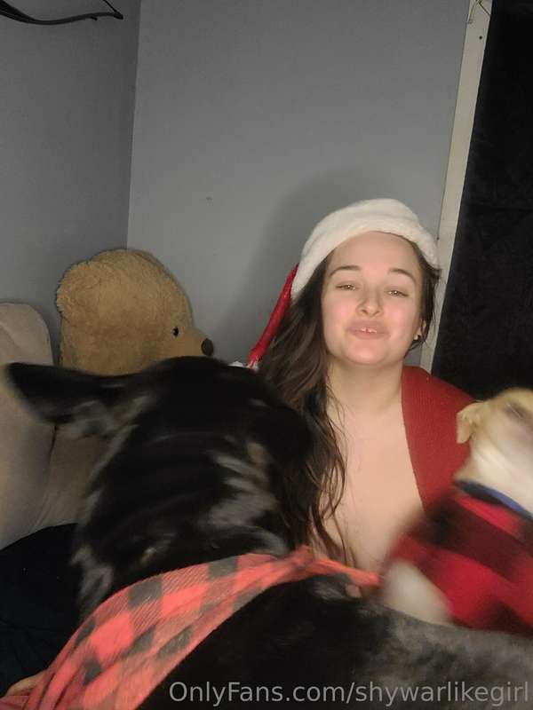 A sneak peak to a Christmas drop 💜  Got photo bombed taking .. 3