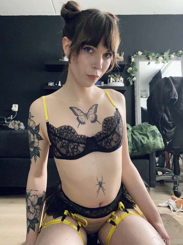 Hi everyone!

I have another bonus picture set for you all t..