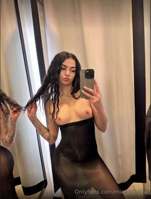 💕FREE PAGE 💕@stacysecrets 💖Tiny bbe home alone and bored now..