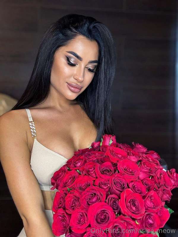 Darling, happy birthday, my hottest friend👠  @aria_bad_bunny..