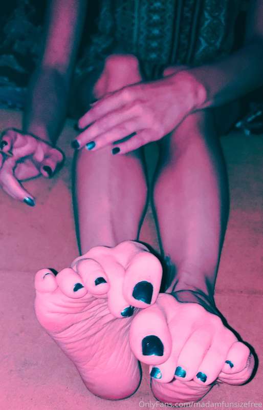 Hey cupcakes 🧁 😋 sorry its been awhile since I have went liv.. 1