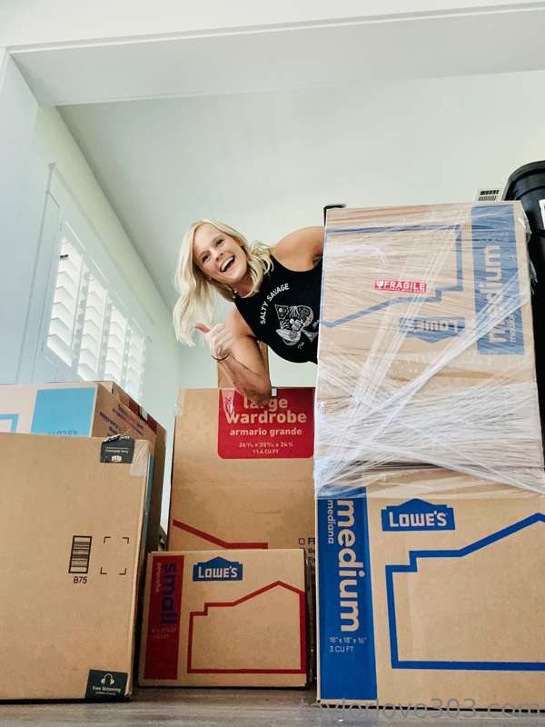 📦 Guess who’s moving tomorrow? Me!! Yay!! 🙌🏼 I’ll be online .. 2