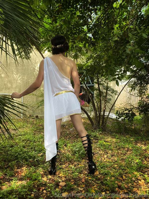 Your Roman-subjugated servant has arrived ~ “What are your o.. 25