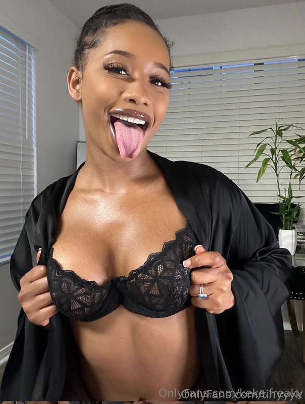 She’s live today!😈😈 cum join💦💦 super freakyyyy and wants to ..