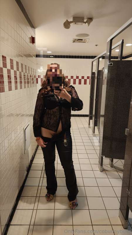 Had a fun night out! Too bad we didn't run into any of you g.. 4