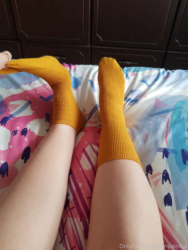 Do you like watching me take off my socks?