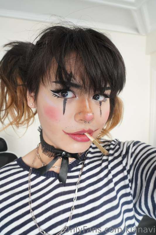 Clown photodump!
I'm edging all day so I can have a nice cum.. 11