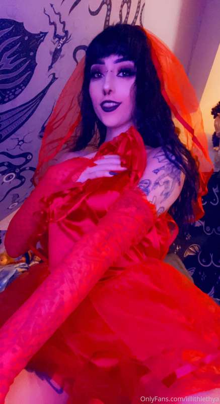 💦❤️ Lydia Deetz needs help taking the dress off ❤️💦 7