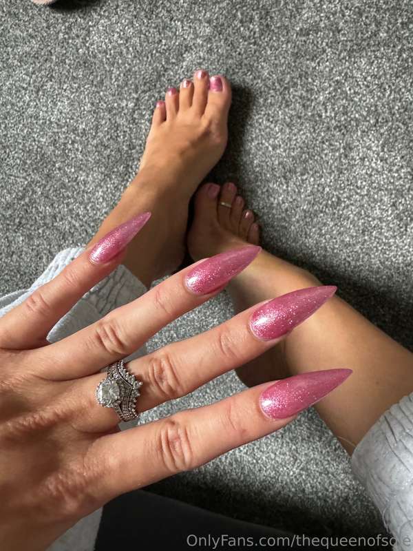 Absolutely love My new nail colour it’s PERFECT 💅🏻🩷