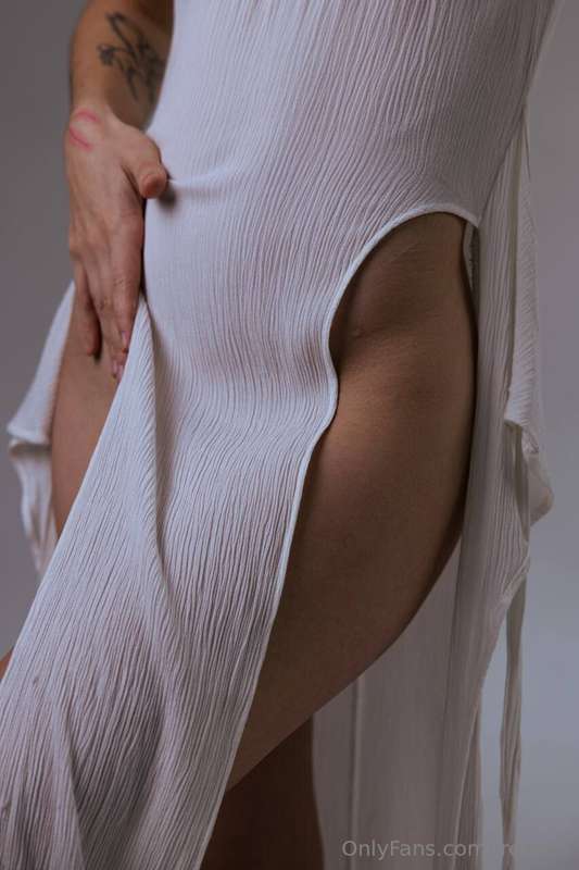 What do you think I wear on me when I do body practices? Hin.. 2
