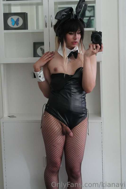 Hiiiiiiii!!!
New bunny outfit came in the mail!!
I need some.. 19