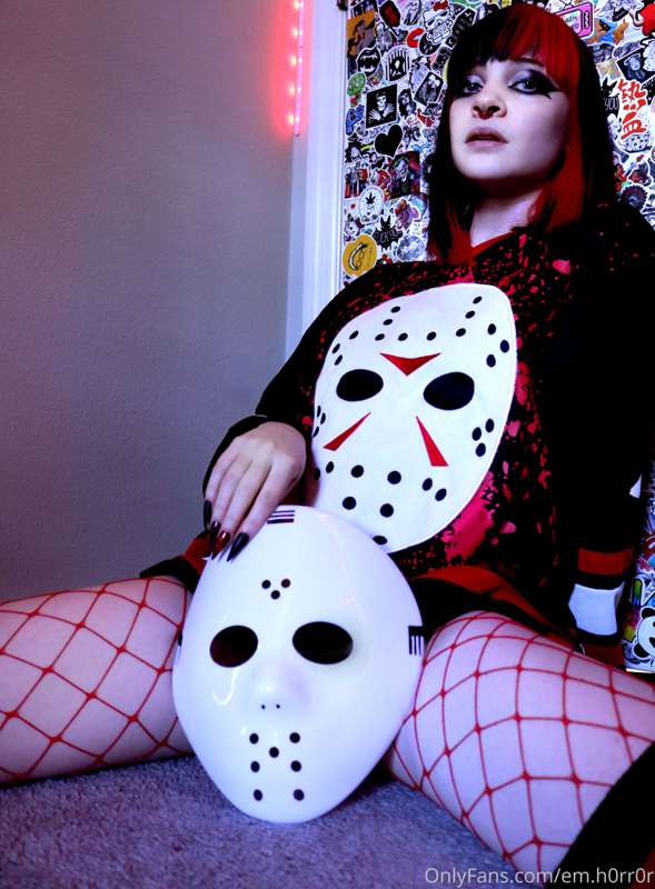 would u come play w Miss Vorhees 💀🩸🩸