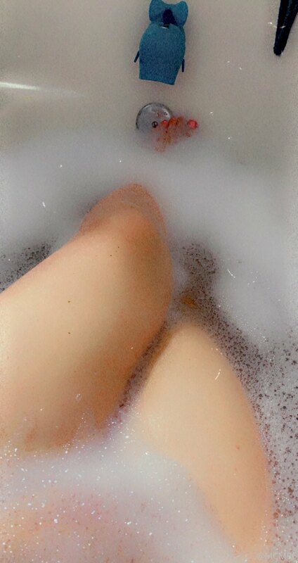 Come take a bath with me ??