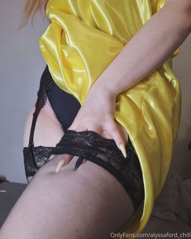 Am I still pretty? Even in the last 4 pics? 👉👈 2
