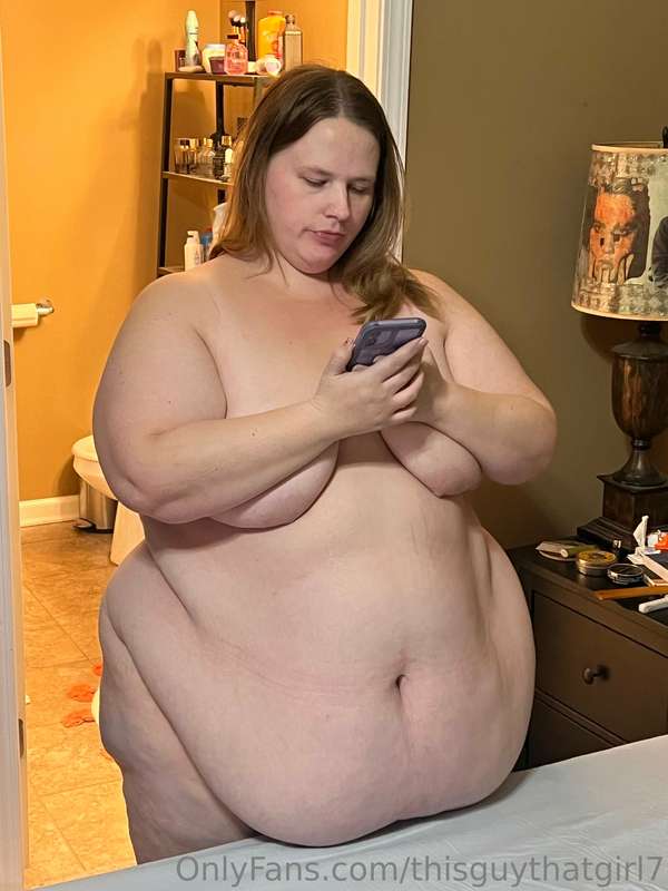 Some candid pics of my beautiful gf 😍 3