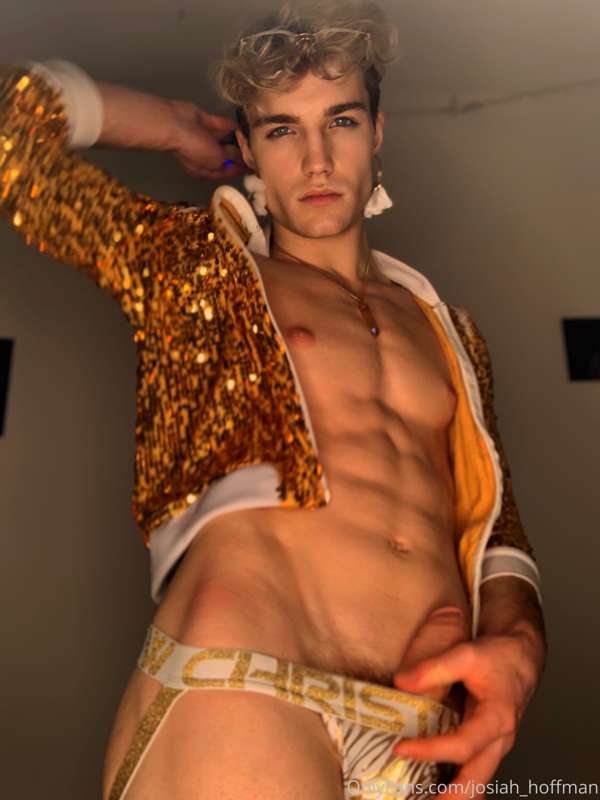 I have a surprise for you 😈⚜️✨😏 1