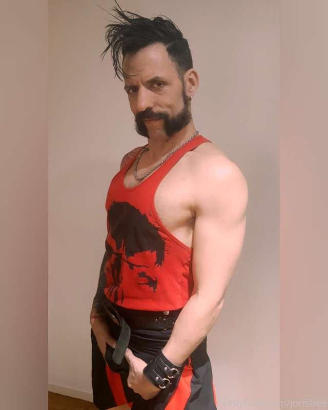 Kilt? Is easier to fuck you.  🇺🇸 Wanna see mi full videos FU..