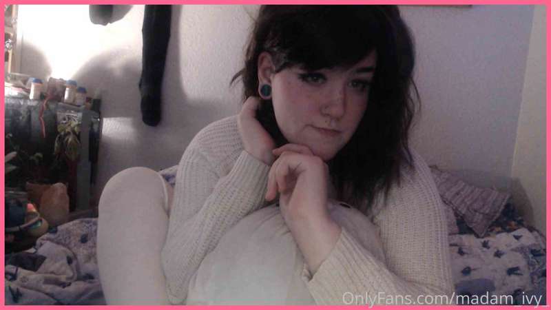 If you wanna see this slutty anime girl finger herself while.. 4