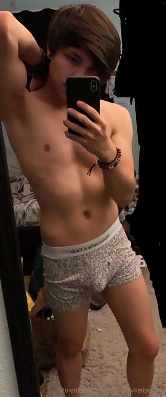 Some lil throwbacks for my followers :3 me bein a lil boi ho.. 4