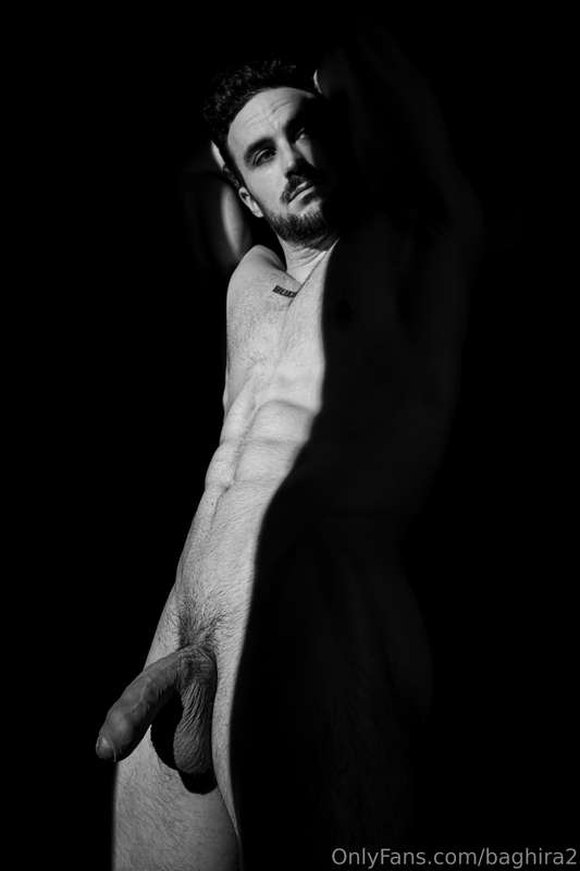 My first Black and White photoseries. Played with some intre.. 5