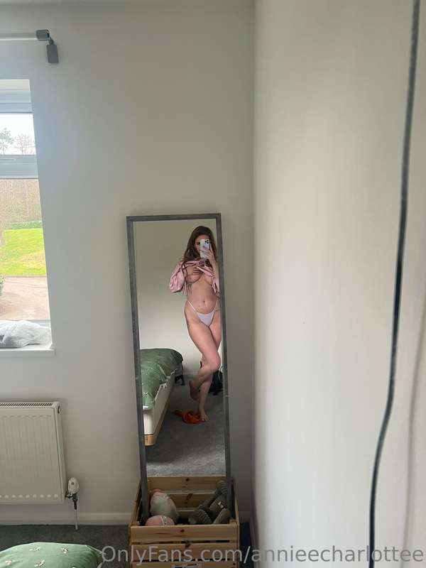 Anniecharlotte - Onlyfans - 21 Mar, 2023