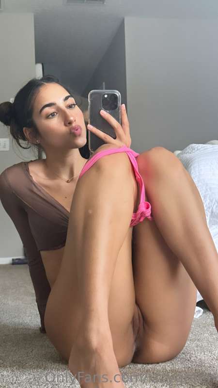 feel free to cover these pics 🩷💦 2