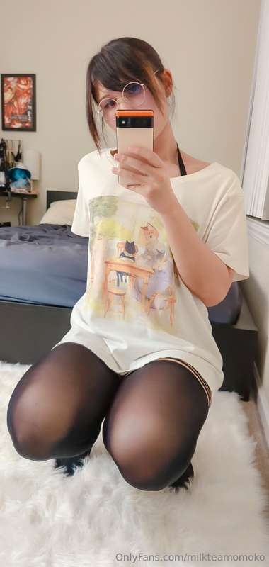 March 2024 Loose Shirt Tight Bikini  Nice behind huh? :3 5