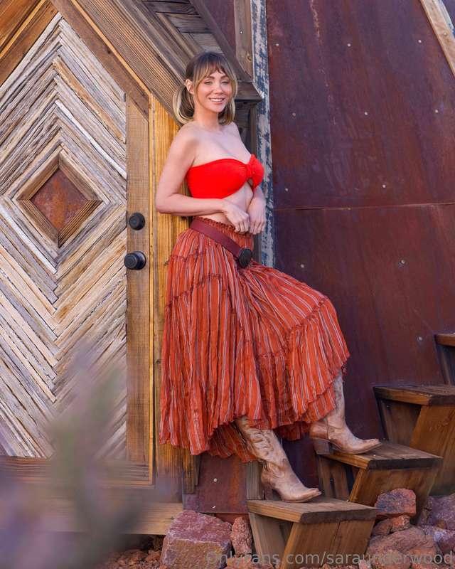 Hottest way a girl can wear cowgirl boots: