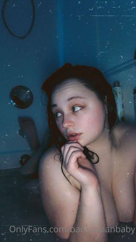 Come take a bath with me 😘 5